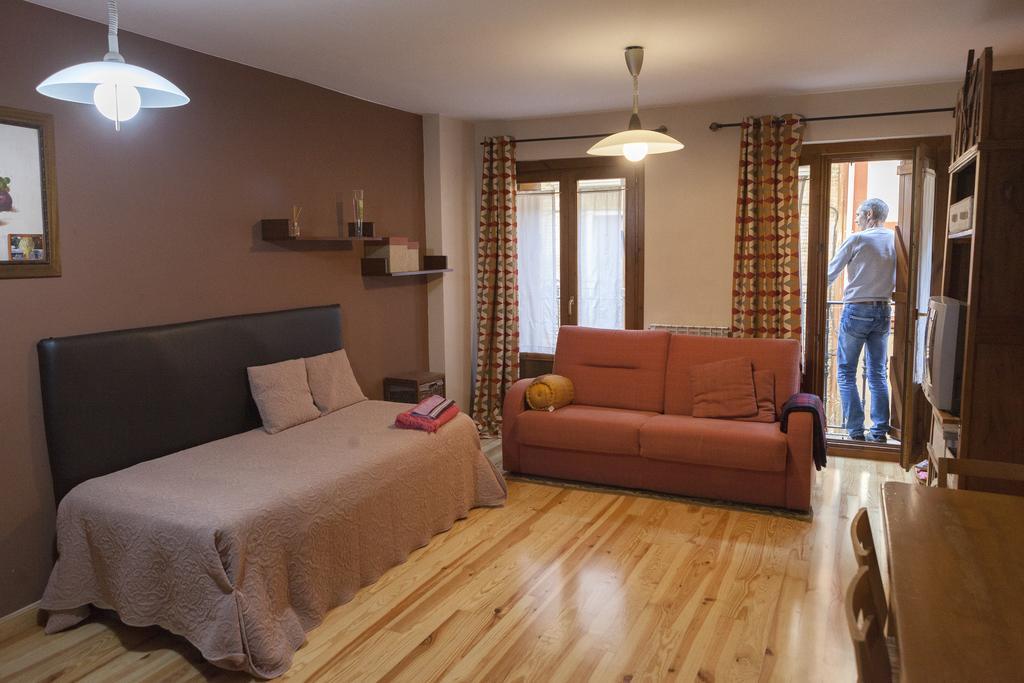 Ganbara Apartment Puente La Reina Luaran gambar